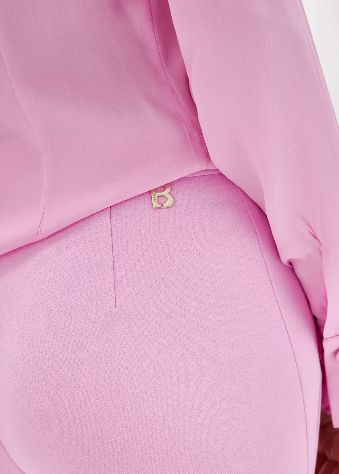 Cigarette pants in stretch crêpe