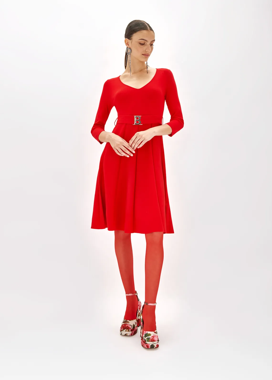 FITTED DRESS WITH BRANDED BELT