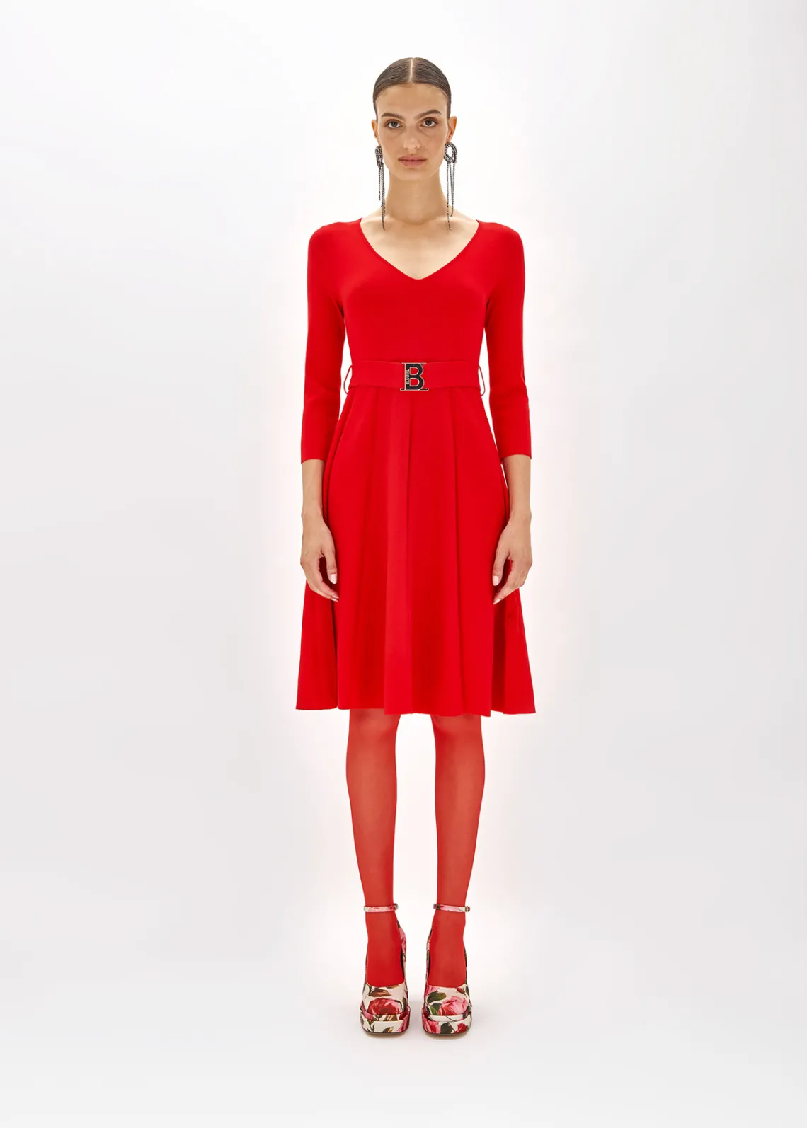 FITTED DRESS WITH BRANDED BELT