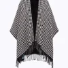 HOUNDSTOOTH PRINT PONCHO WITH BROOCH