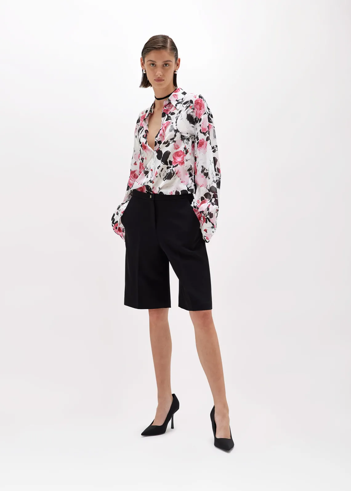 OVERSIZED RUFFLED SHIRT IN SILK WITH ROSE PRINT
