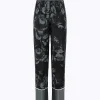 PANTS IN ROSE PRINT SATIN