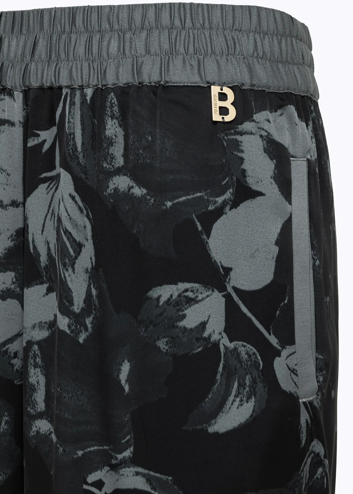 PANTS IN ROSE PRINT SATIN