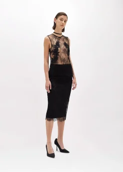 SLIM LACE TOP WITH EMBROIDERY