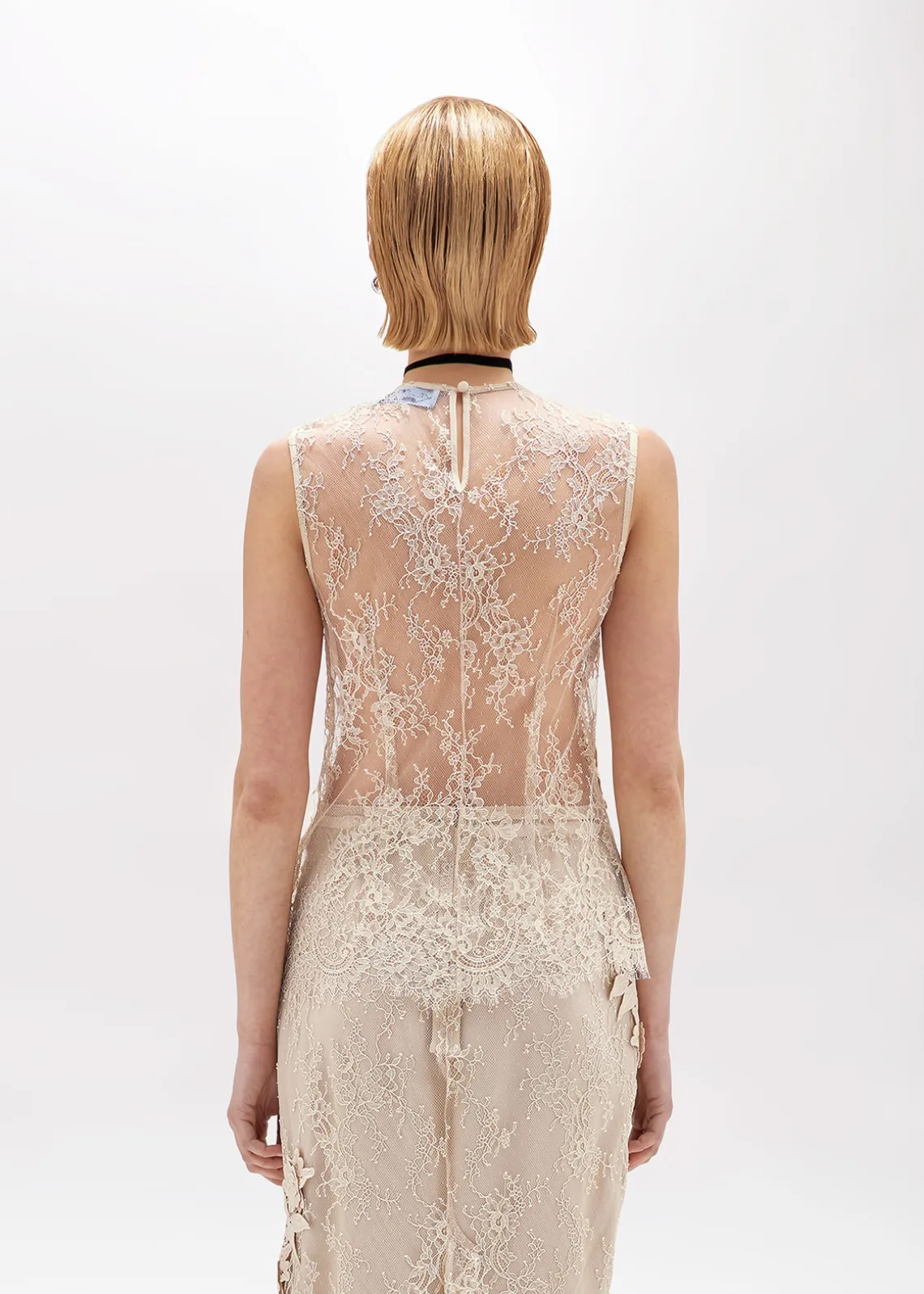SLIM LACE TOP WITH EMBROIDERY
